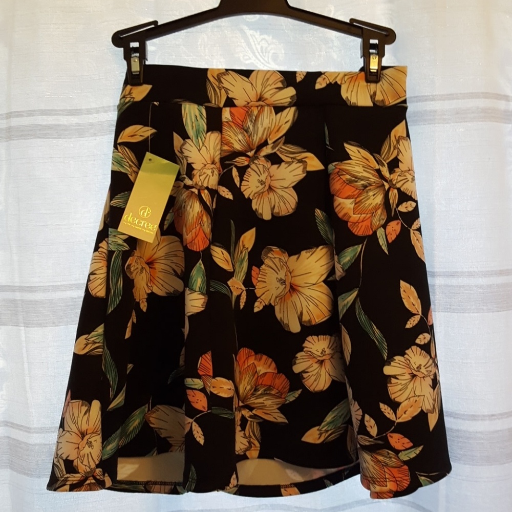 Nwt floral skater skirt